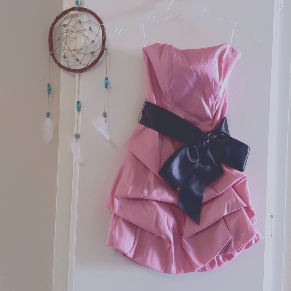Pink strapless formal dress